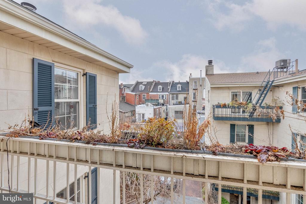 911 BONAPARTE COURT