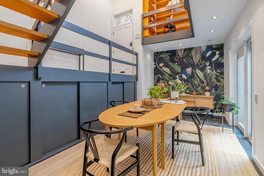911 BONAPARTE COURT