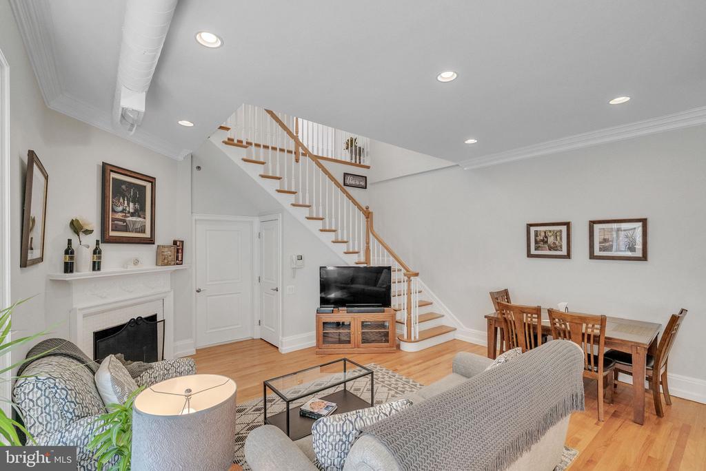 1112 SPRUCE STREET 5