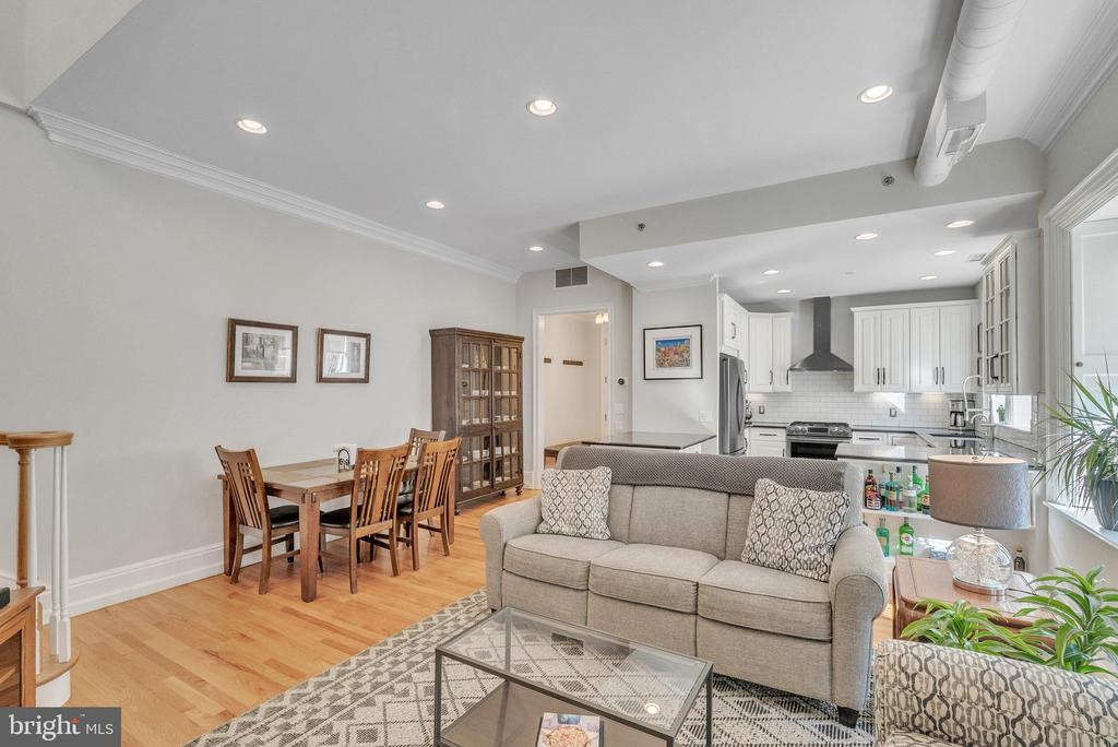 1112 SPRUCE STREET 5