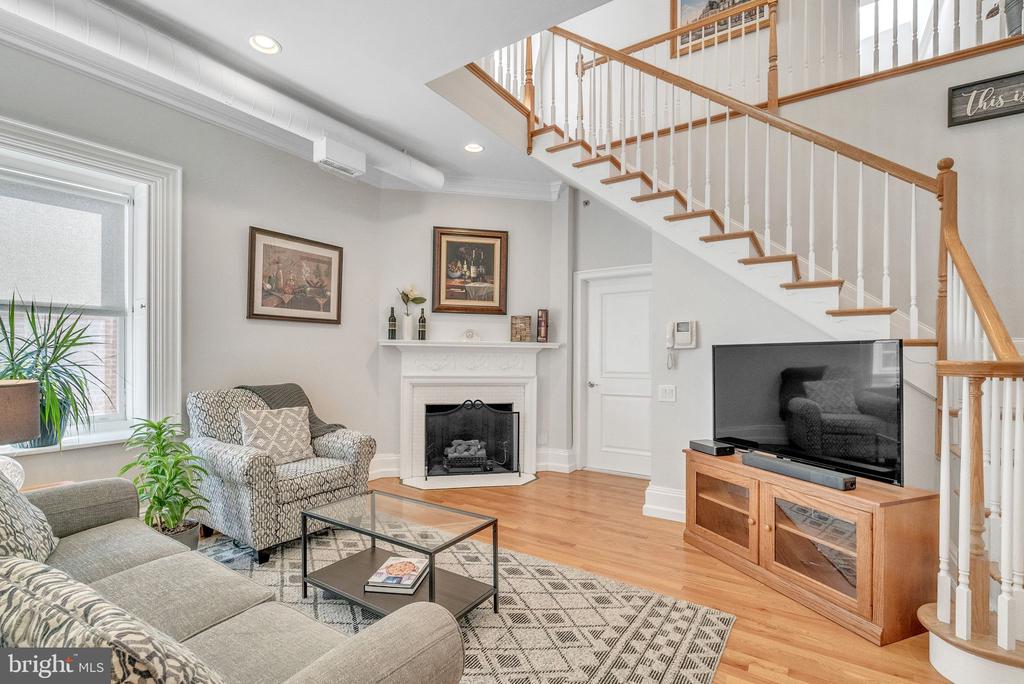 1112 SPRUCE STREET 5