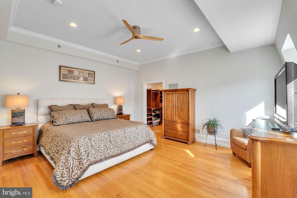 1112 SPRUCE STREET 5