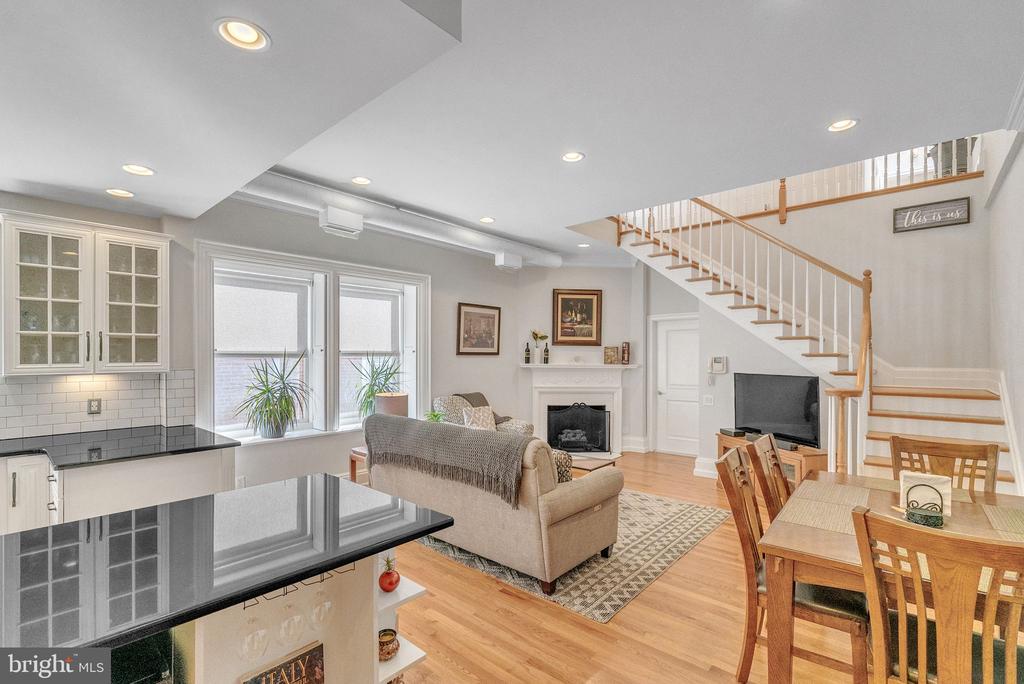 1112 SPRUCE STREET 5