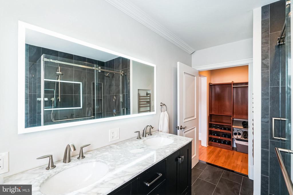 1112 SPRUCE STREET 5