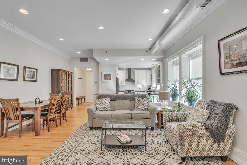 1112 SPRUCE STREET 5