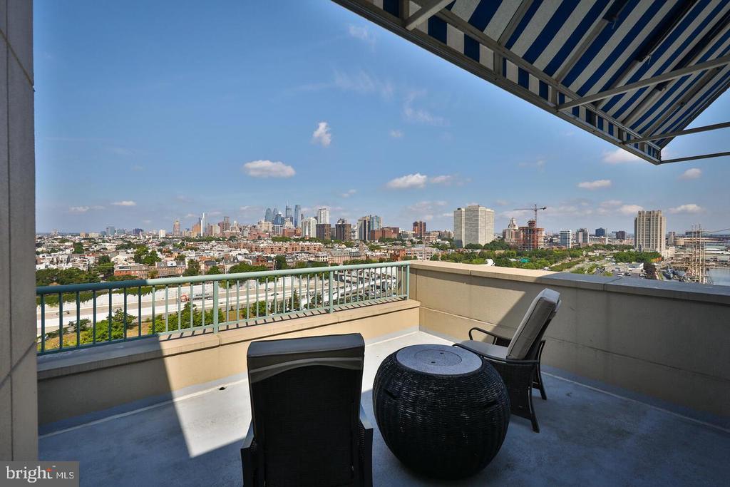 717 S COLUMBUS BOULEVARD 1201