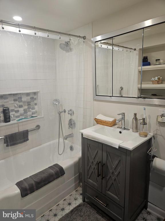 2401 PENNSYLVANIA AVENUE 17B27