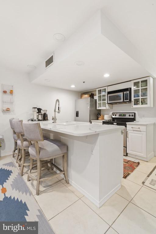 736 PINE STREET 38 C