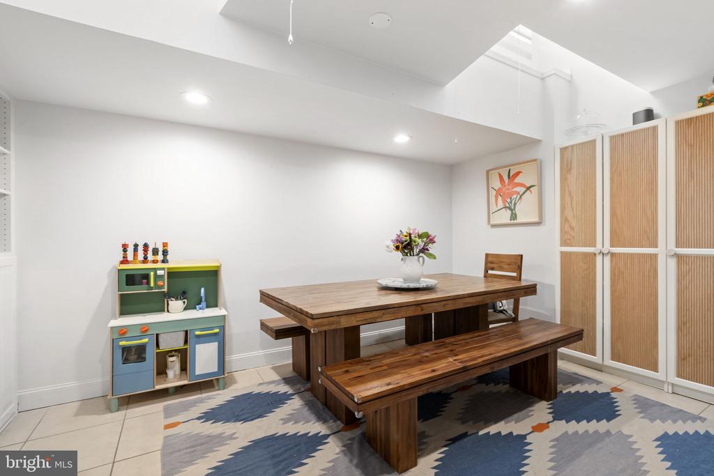 736 PINE STREET 38 C