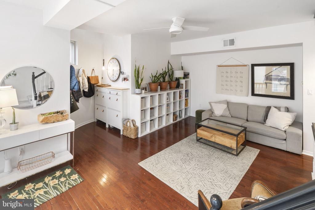 736 PINE STREET 38 C