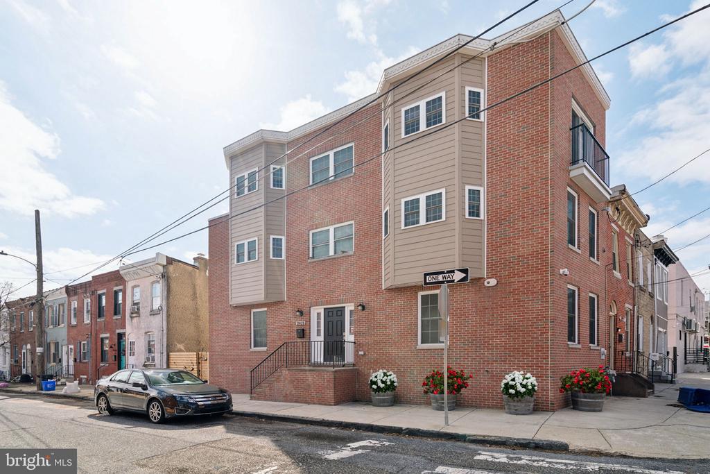 2415 GAUL STREET