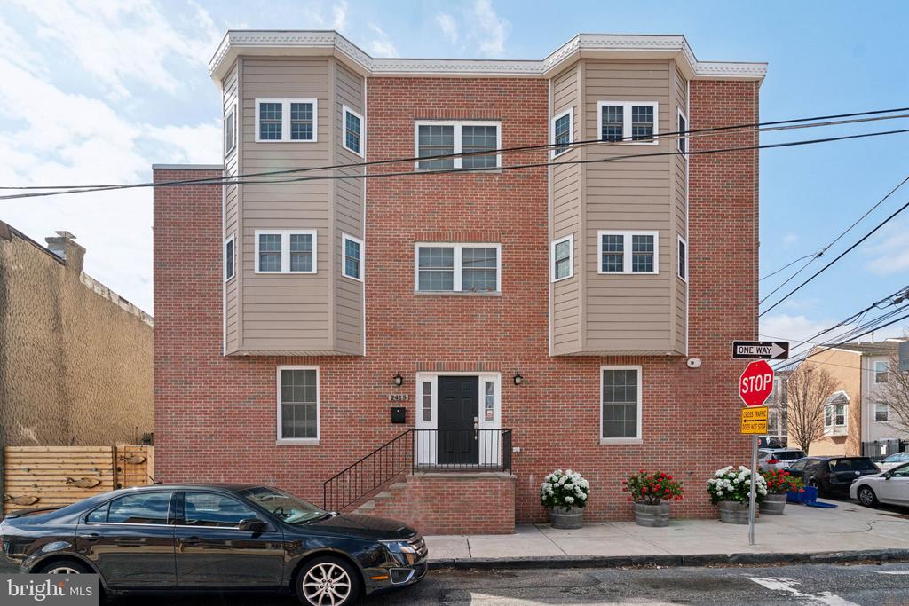 2415 GAUL STREET