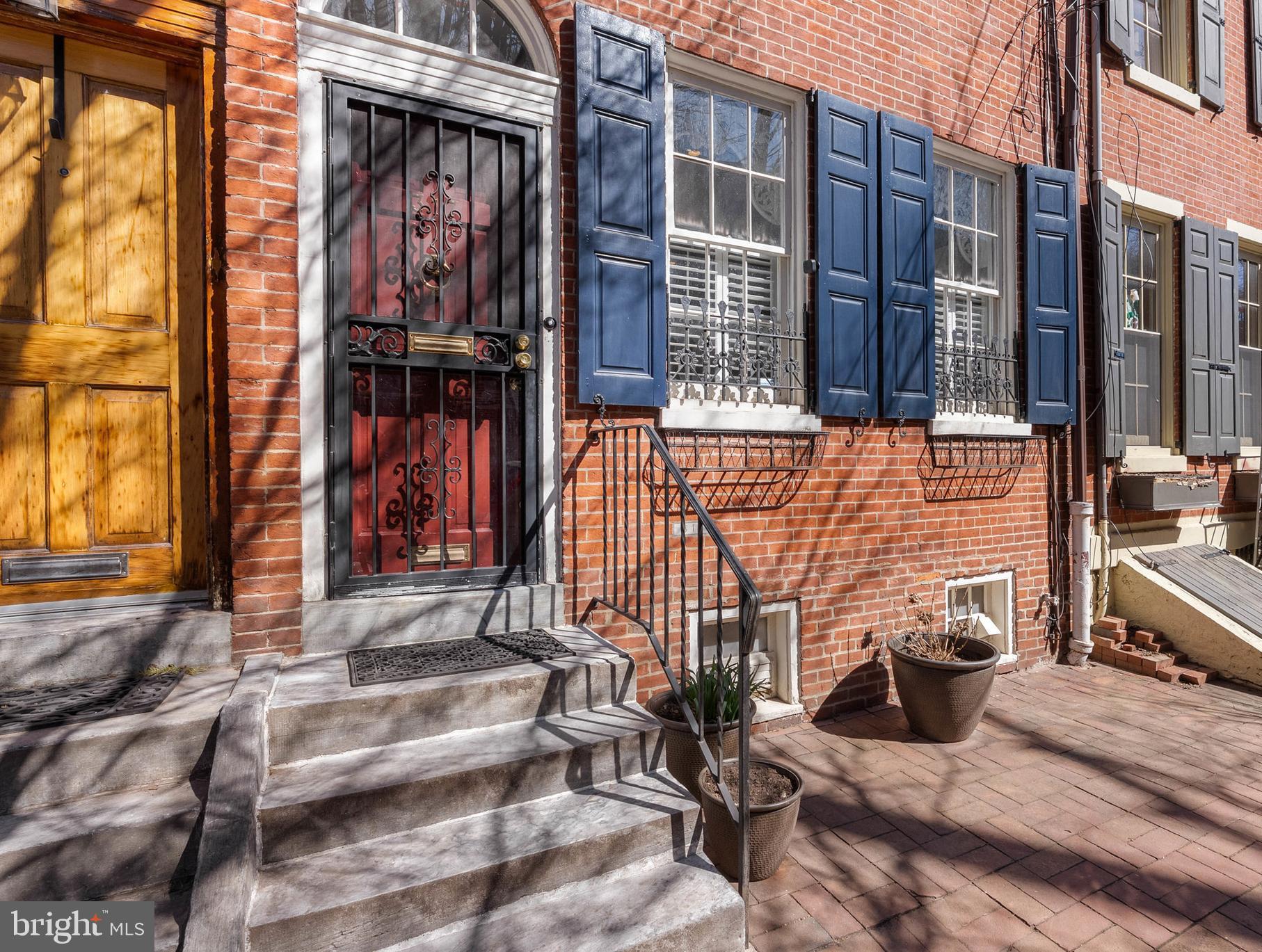 317 QUEEN STREET