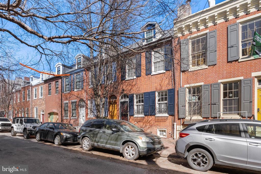 317 QUEEN STREET