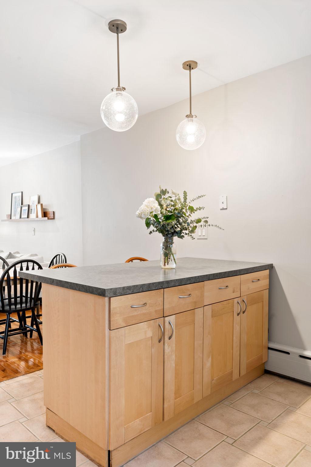 2527 WEBSTER STREET