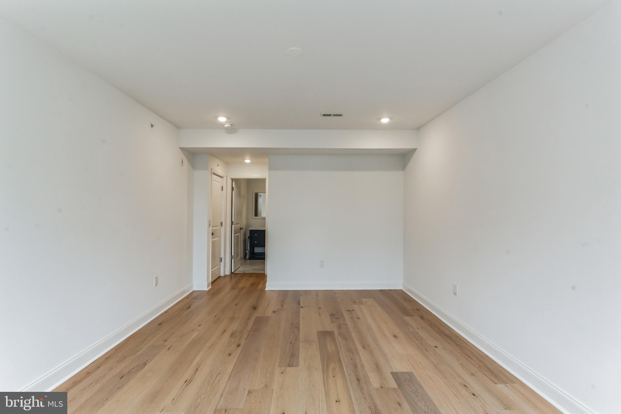 1316 N FRANKLIN STREET 5