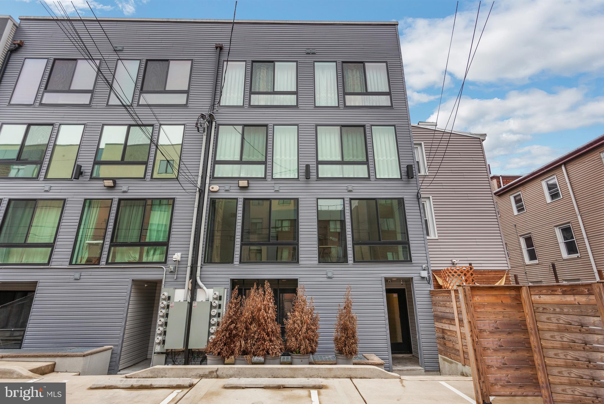 1316 N FRANKLIN STREET 5