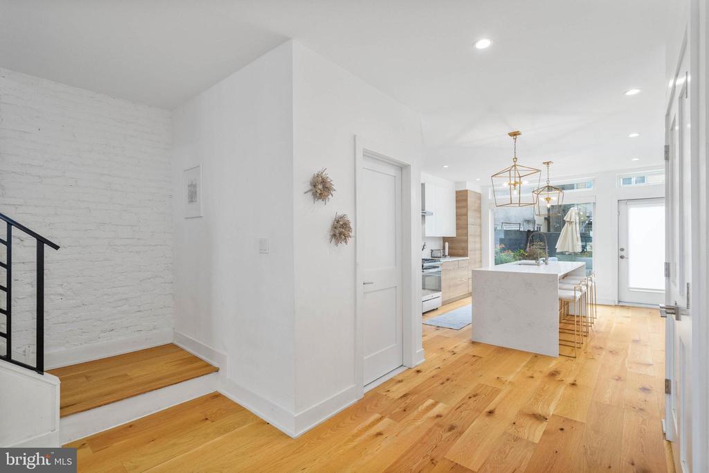 630 CARPENTER STREET