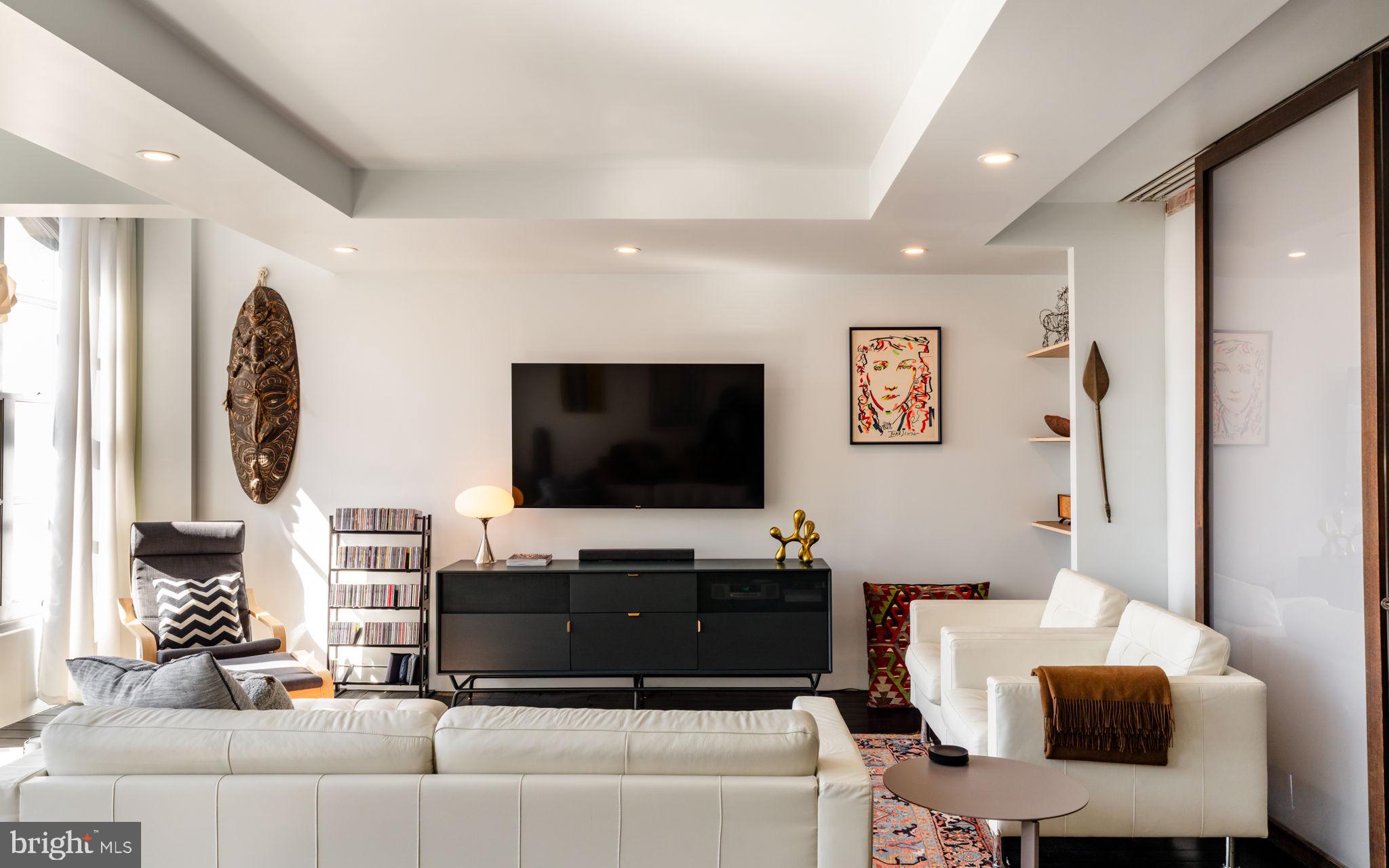 241 CHESTNUT STREET 43 F