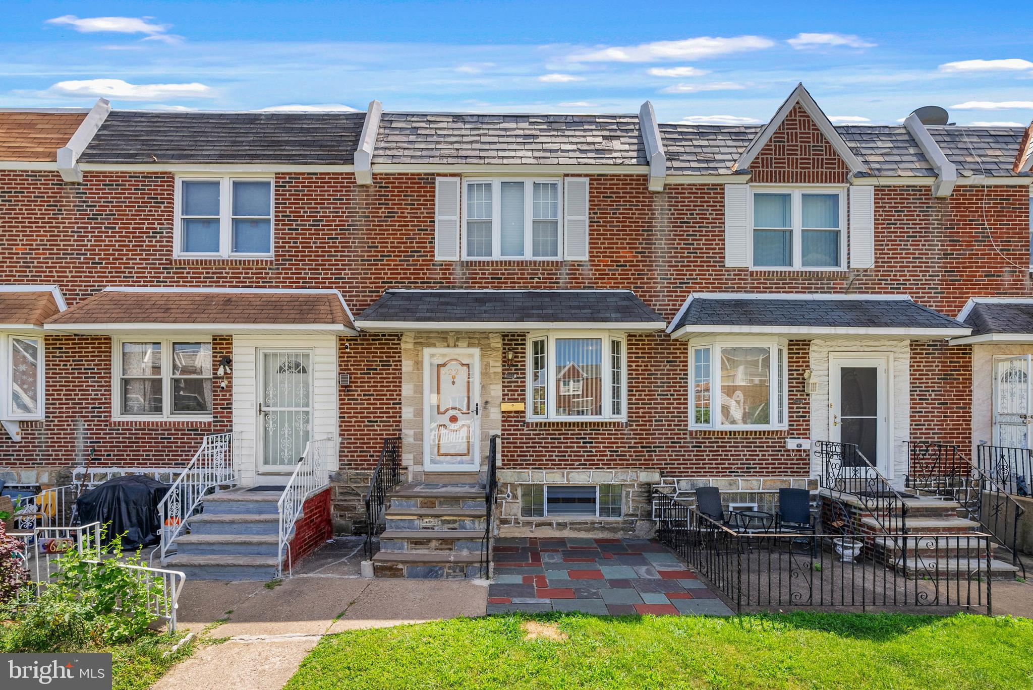 6221 CARDIFF STREET