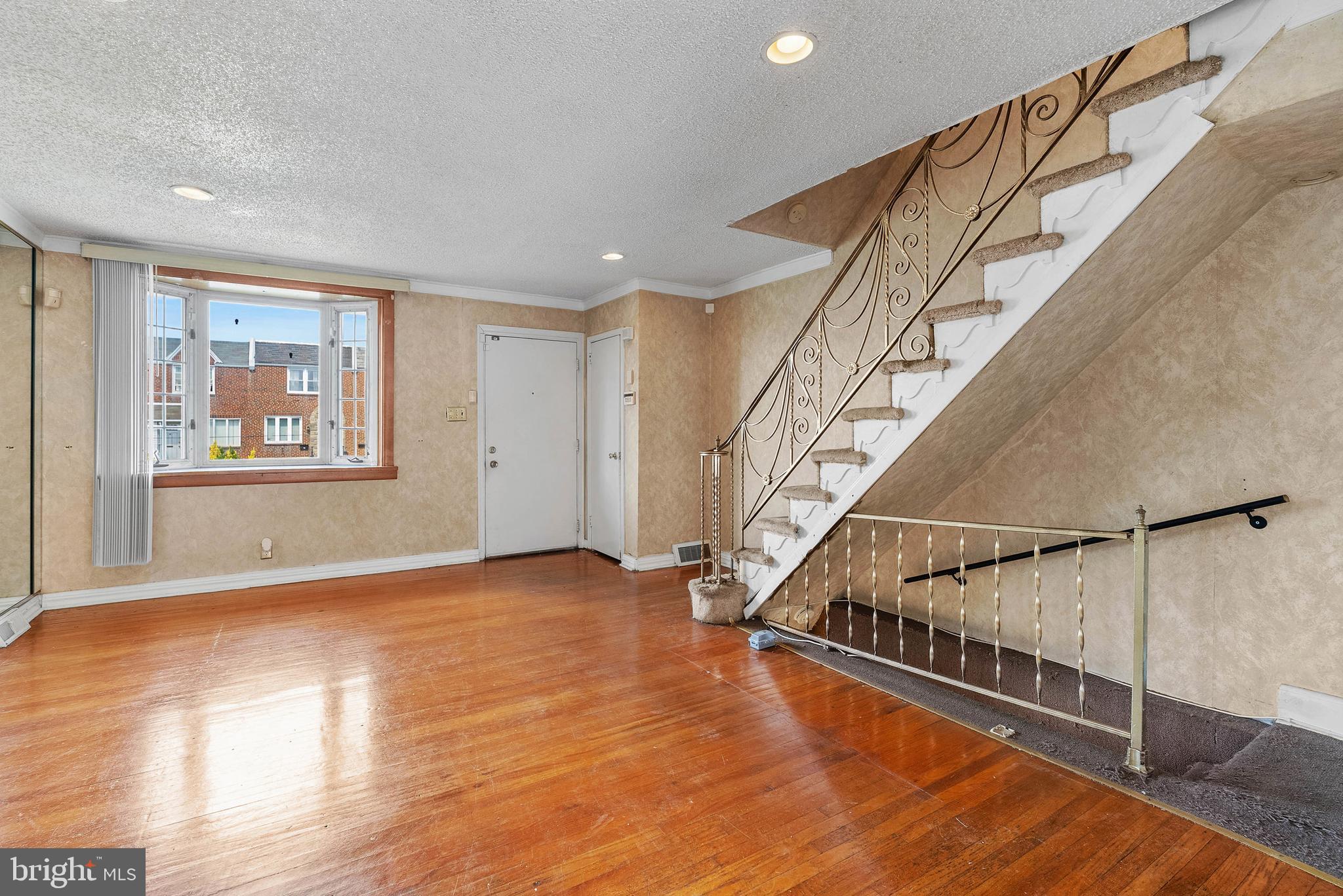 6221 CARDIFF STREET