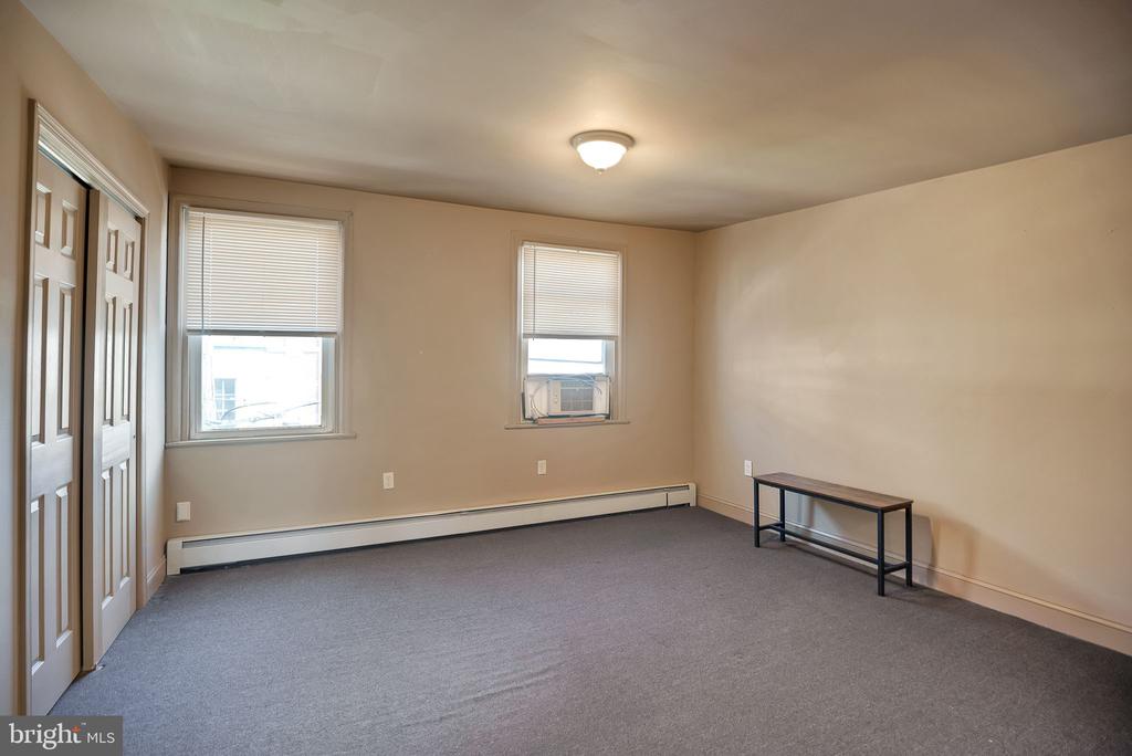 1124 S 15TH STREET