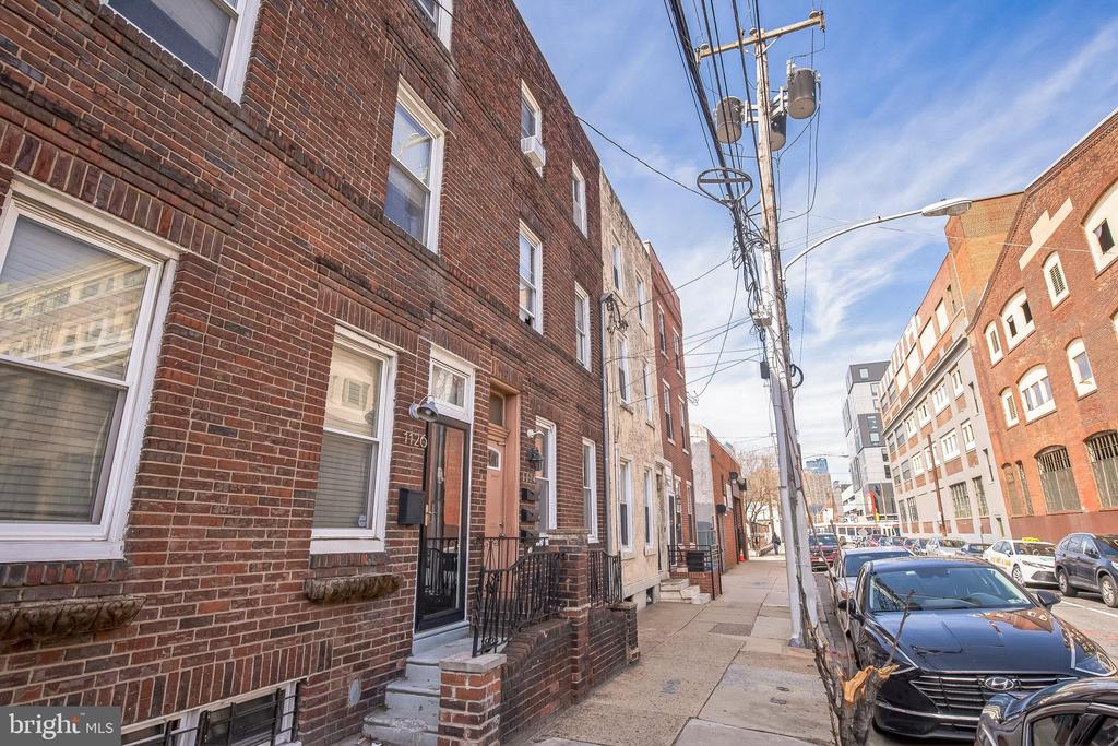1124 S 15TH STREET