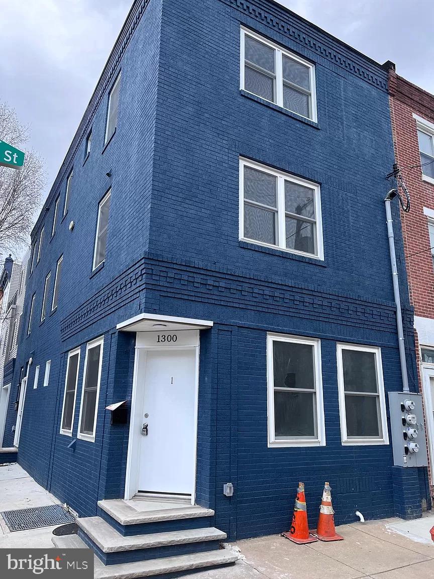1300 N LAWRENCE STREET 2