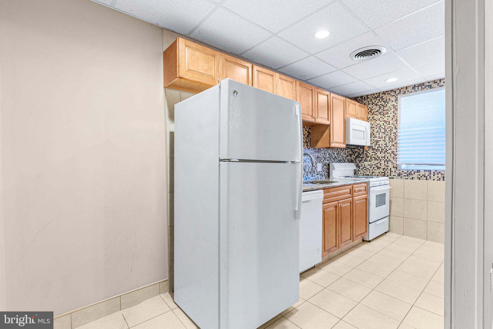 1837 E PASSYUNK AVENUE 2ND FLR
