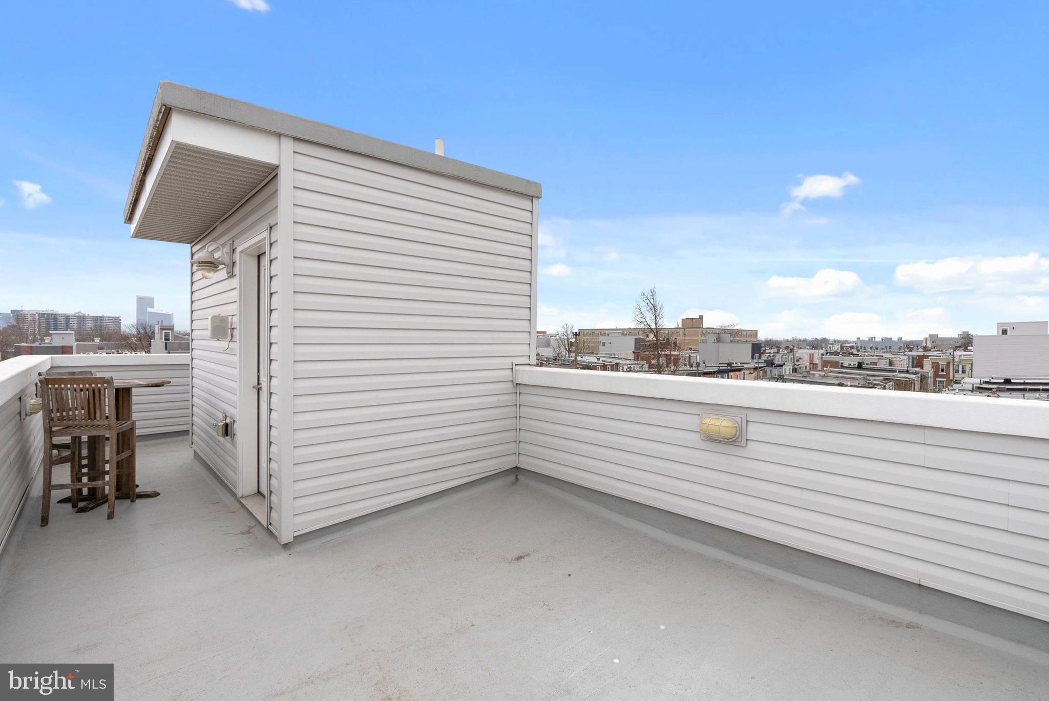 2444 INGERSOLL STREET
