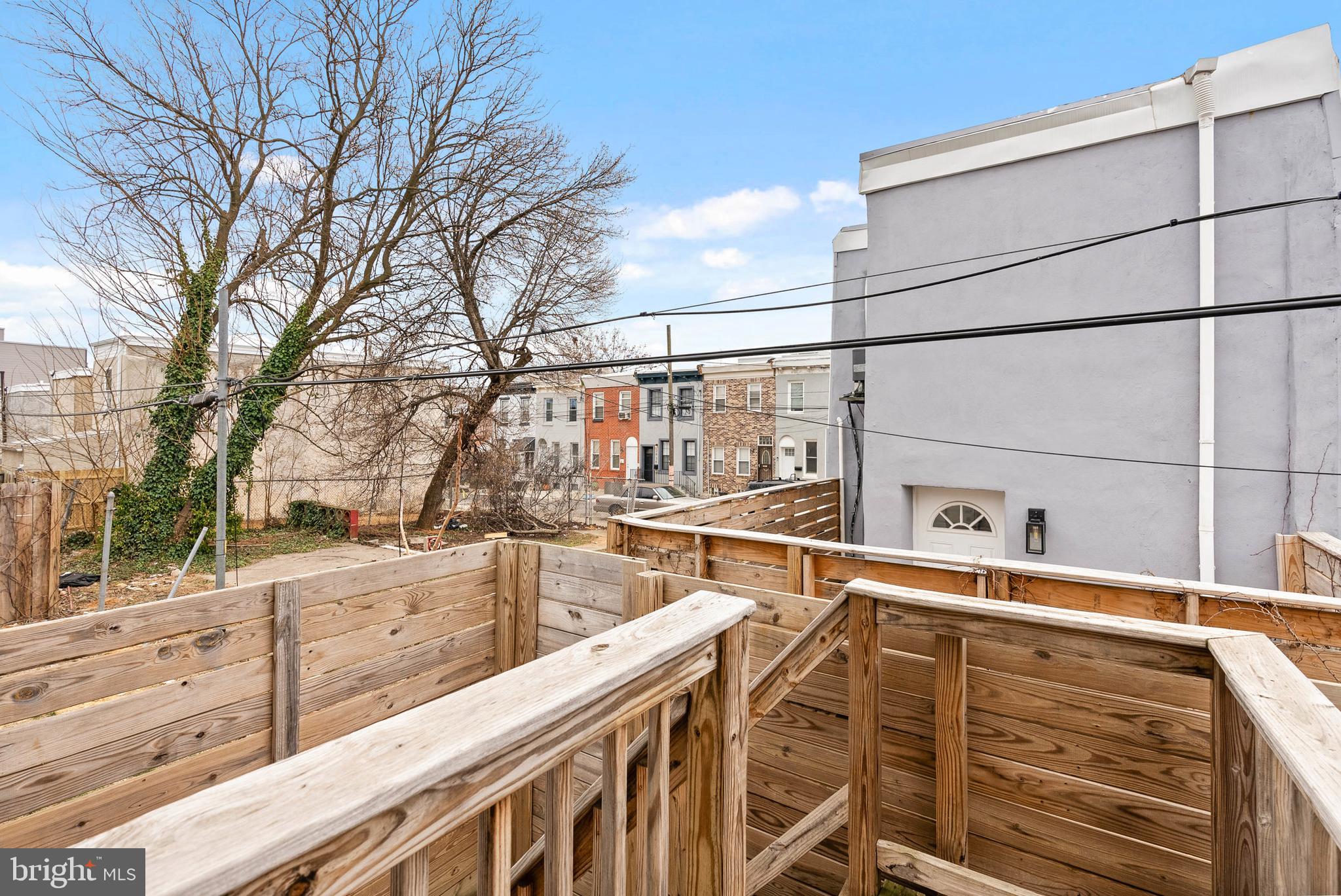 2444 INGERSOLL STREET