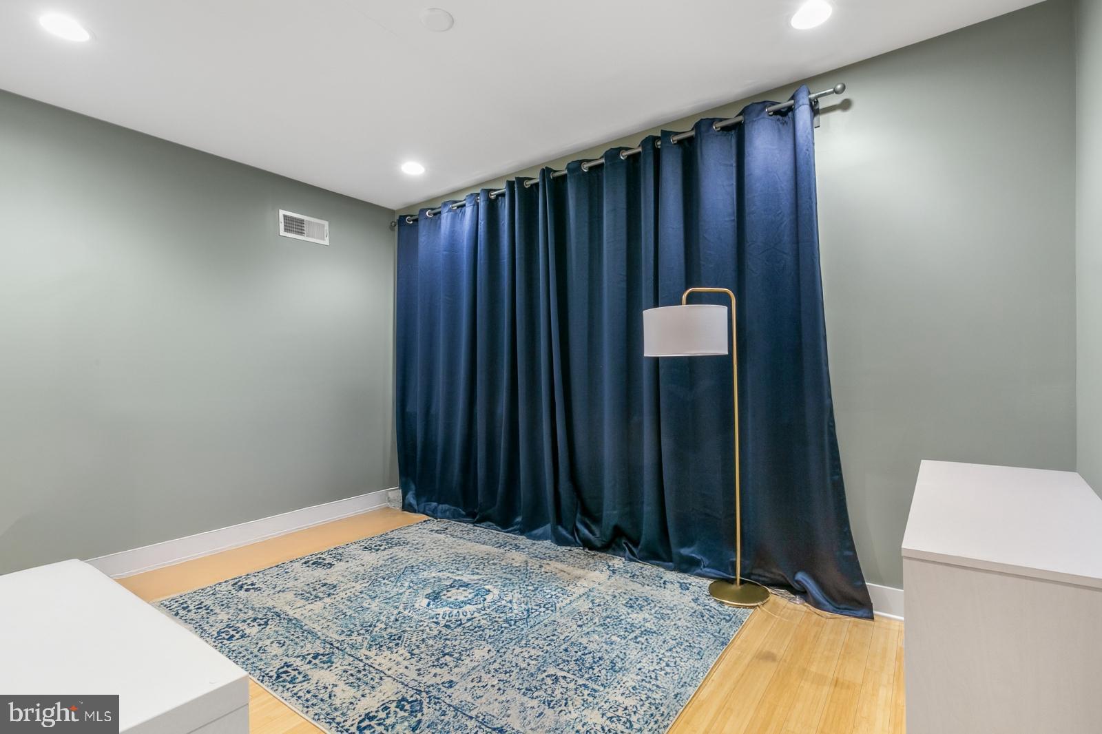 919 N 5TH STREET 4