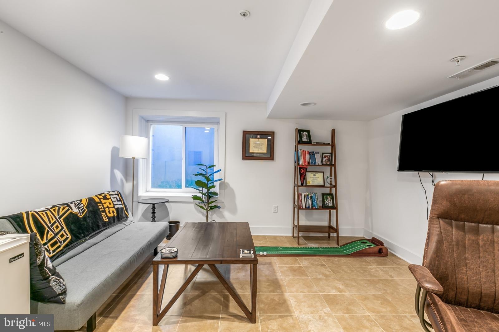 919 N 5TH STREET 4
