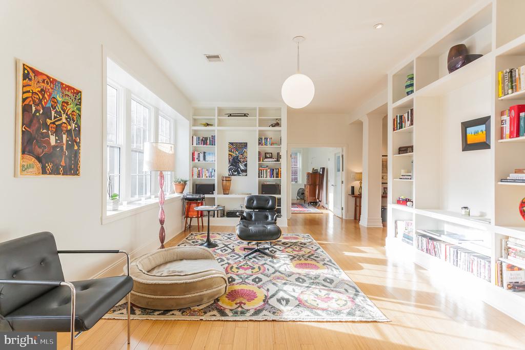 237 N BREAD STREET 41 4