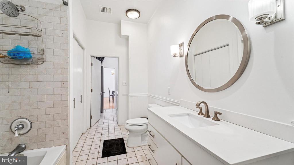 237 N BREAD STREET 41 4