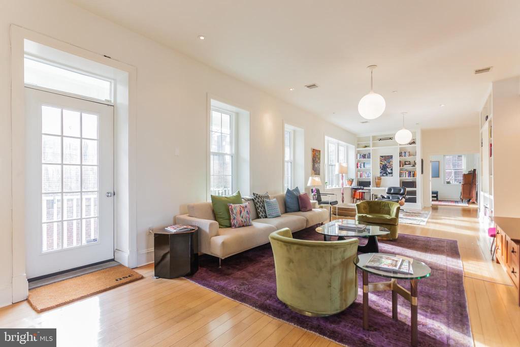 237 N BREAD STREET 41 4