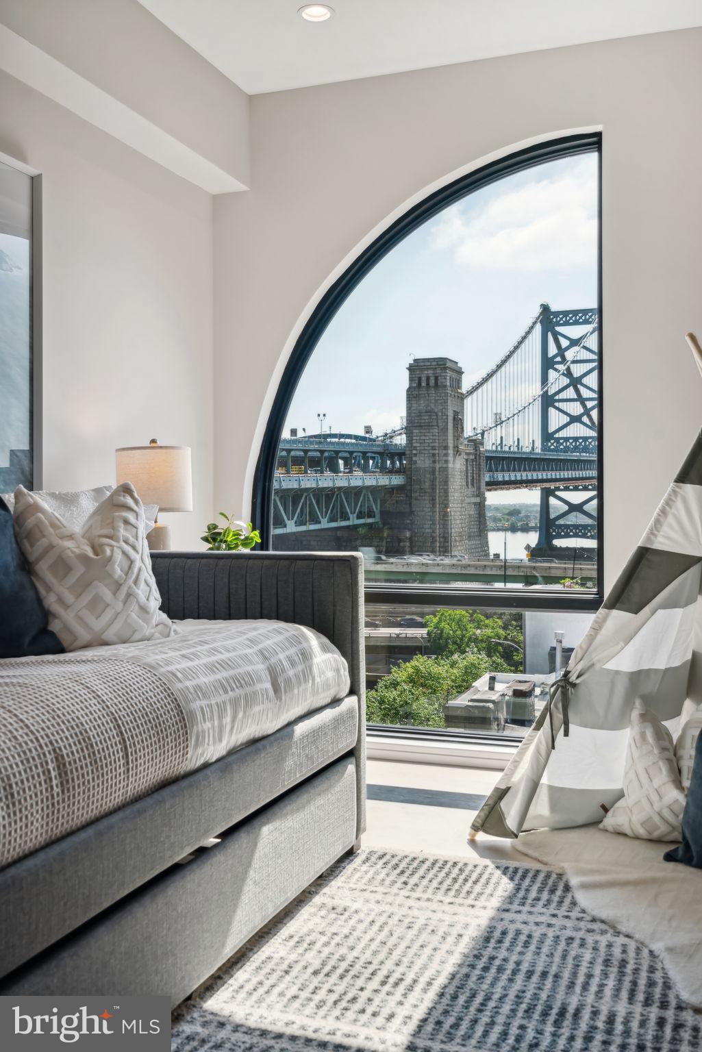 160 N 2ND STREET 64 601