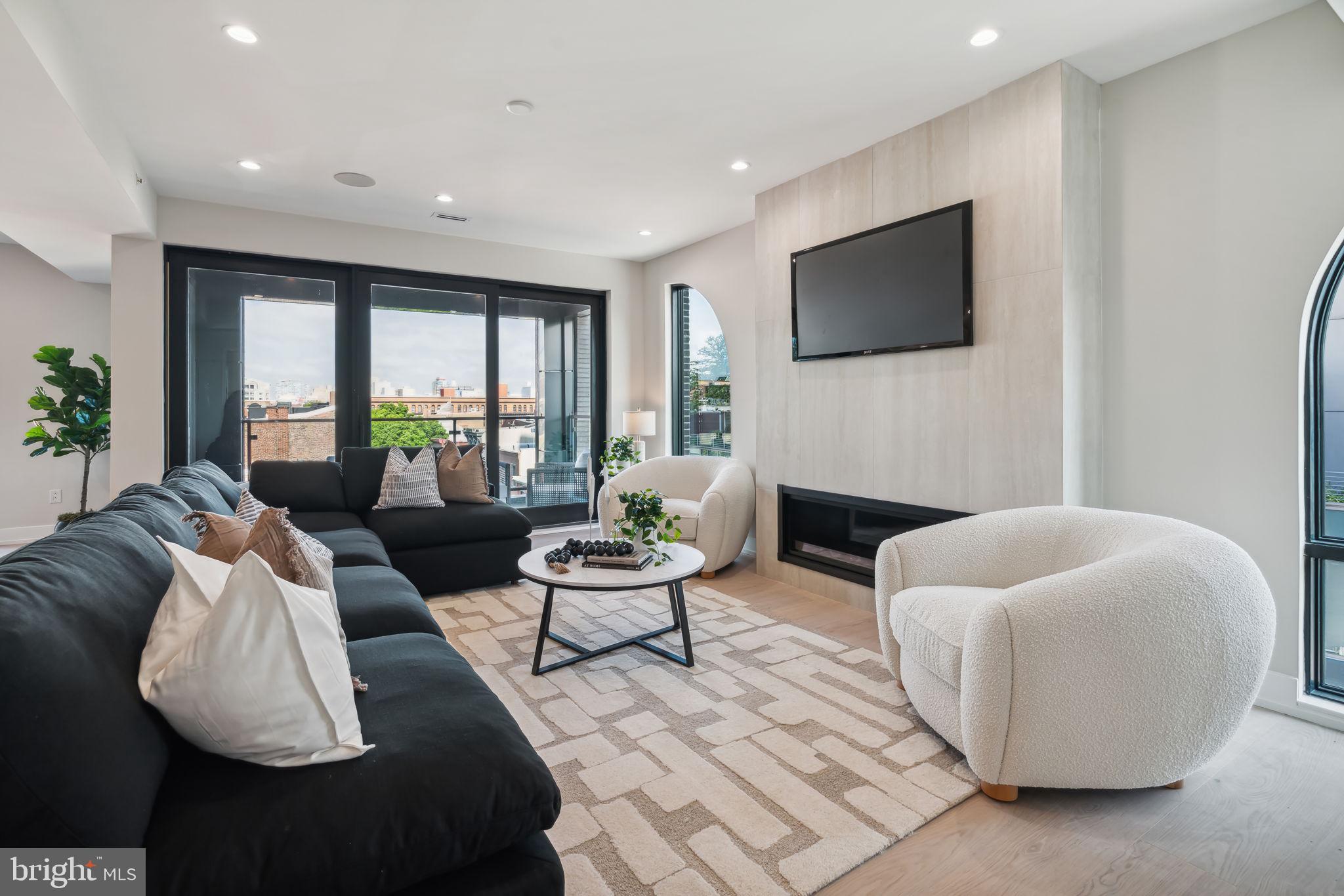 160 N 2ND STREET 64 601