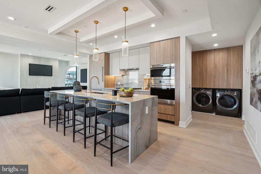 160 N 2ND STREET 64 601