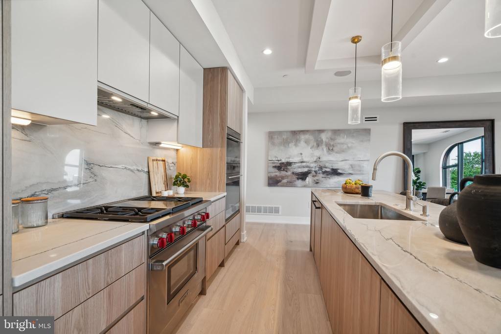 160 N 2ND STREET 64 601