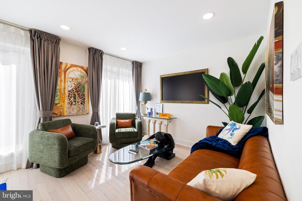331 S 2ND STREET