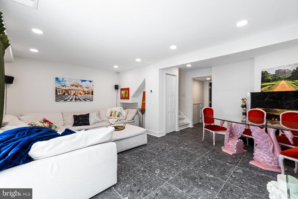 331 S 2ND STREET