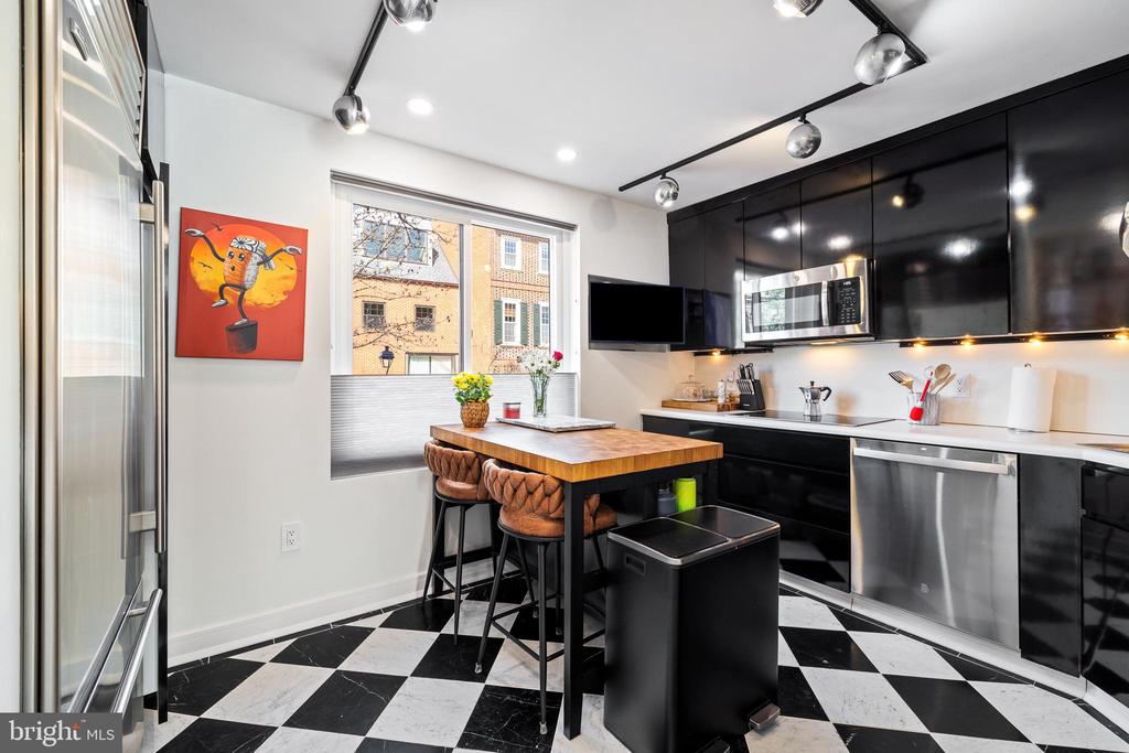 331 S 2ND STREET