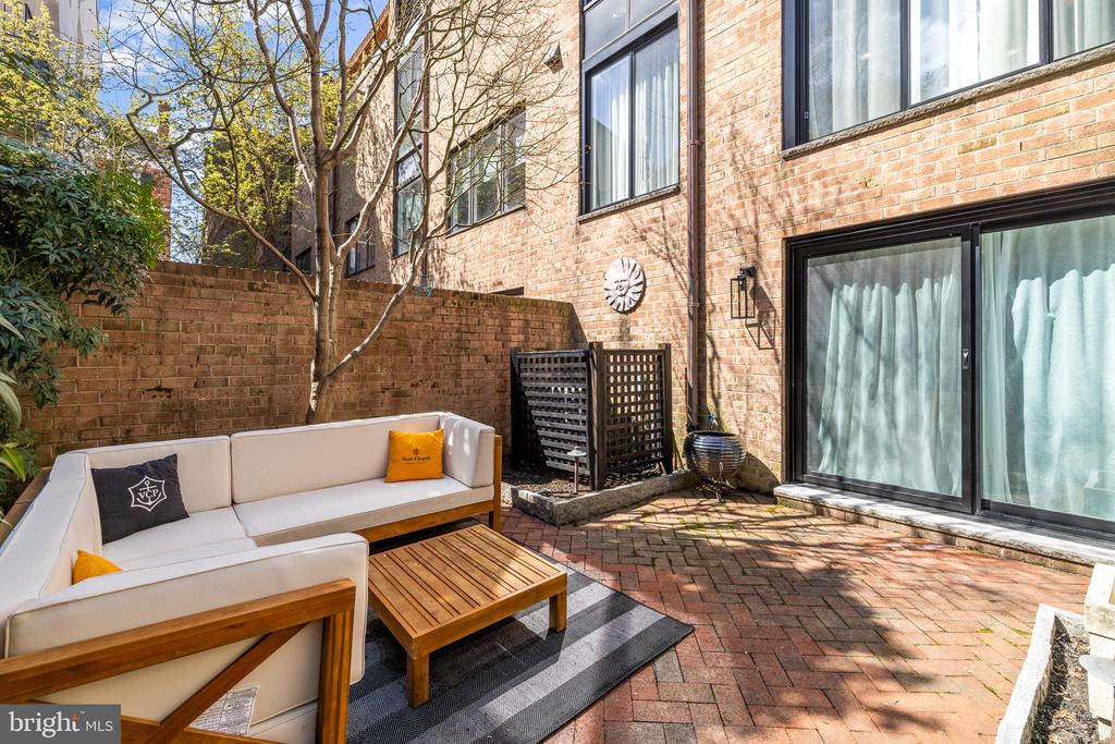 331 S 2ND STREET