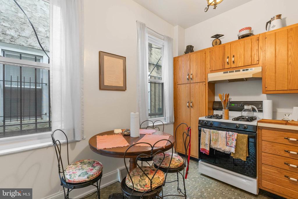 4143 WOODLAND AVENUE
