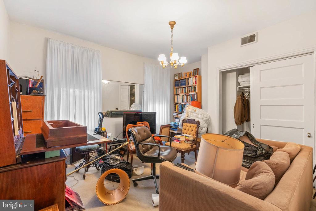 4143 WOODLAND AVENUE