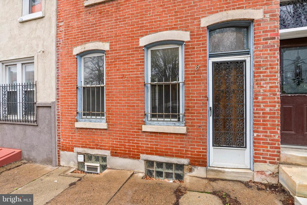 4143 WOODLAND AVENUE