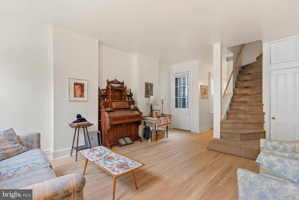 4143 WOODLAND AVENUE