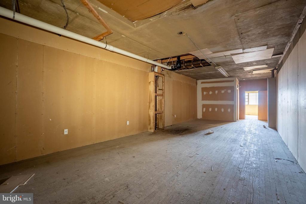 14 N 52ND STREET 18