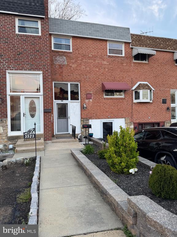 3525 NOTTINGHAM LANE